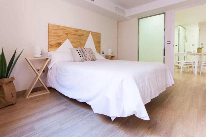 Ole - Albareda 24 Apartamento